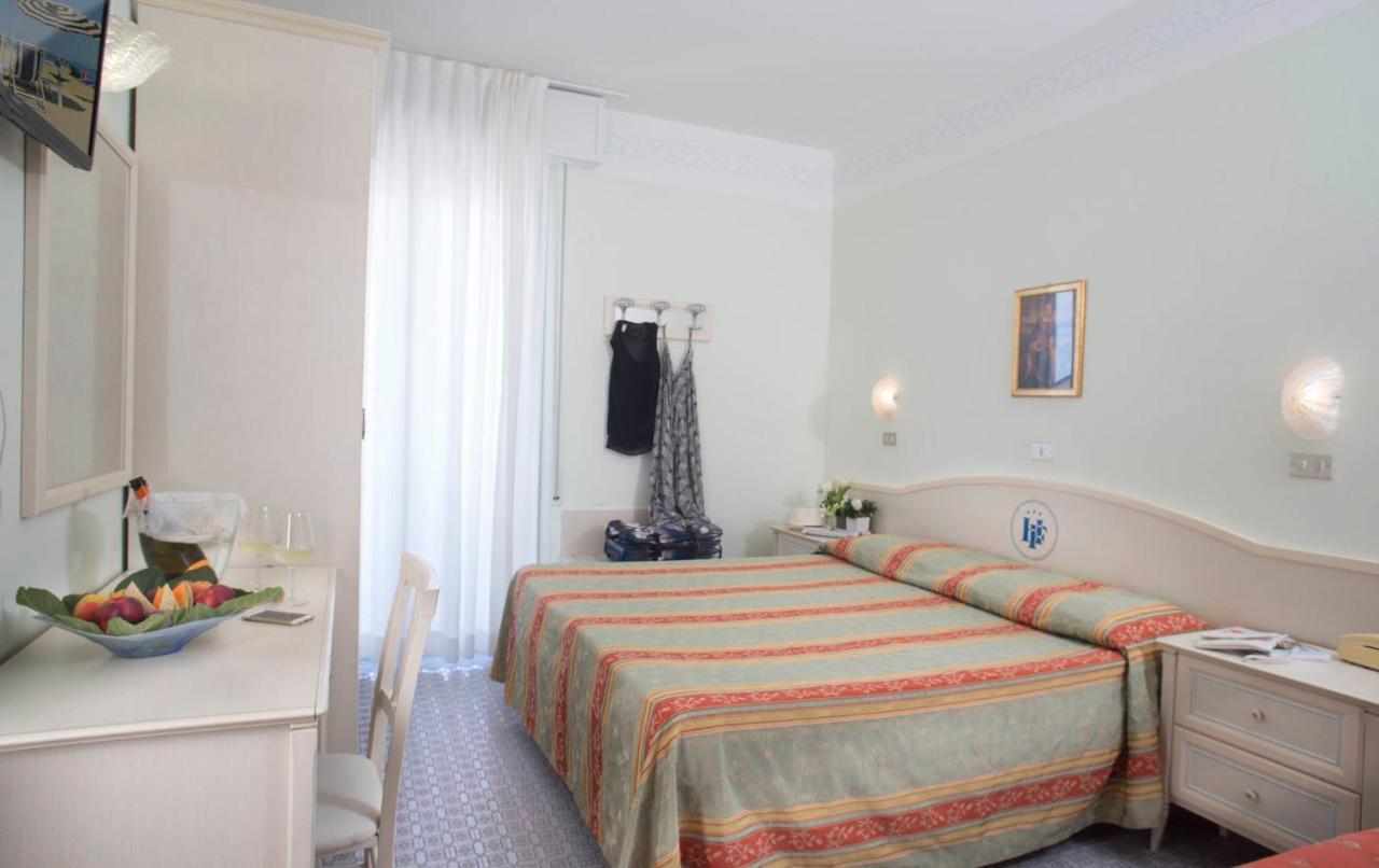 Hotel Franca Bellaria-Igea Marina Exterior photo